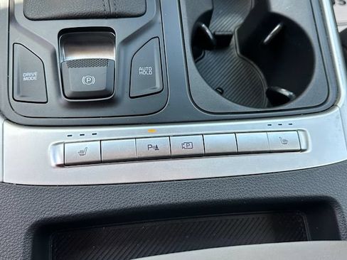 Used 2026 Kia Carnival FWD image 23