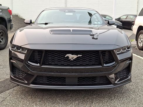 Used 2024 Ford Mustang GT RWD image 2