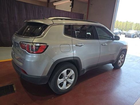 Used 2020 Jeep Compass Latitude AWD/4WD image 2