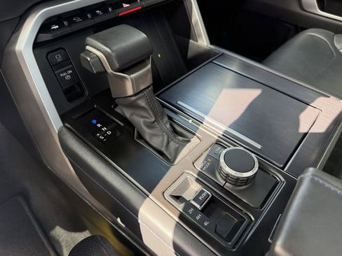 Used 2023 Toyota Tundra Platinum AWD/4WD image 17