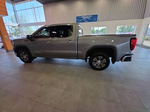 Used 2025 GMC Sierra 1500 SLT AWD/4WD image 14