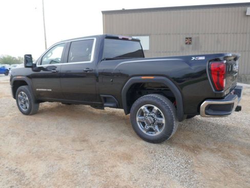 New 2026 GMC Sierra 2500 SLE w/ SLE Value Package; image 7