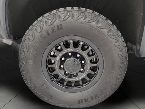 Used 2024 GMC Sierra 2500 AT4X w/ AT4X AEV Edition AWD/4WD image 4