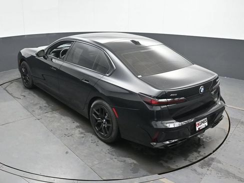 Used 2023 BMW 760i xDrive w/ Executive Package AWD/4WD image 30