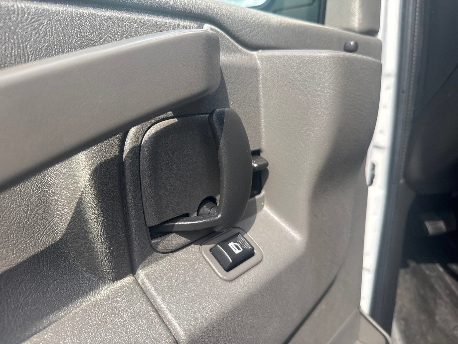 Used 2025 Chevrolet Express 2500 Extended w/ Driver Convenience Package RWD image 16
