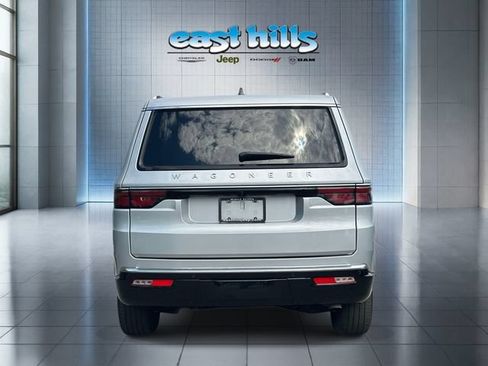 Used 2024 Jeep Wagoneer 4WD image 3