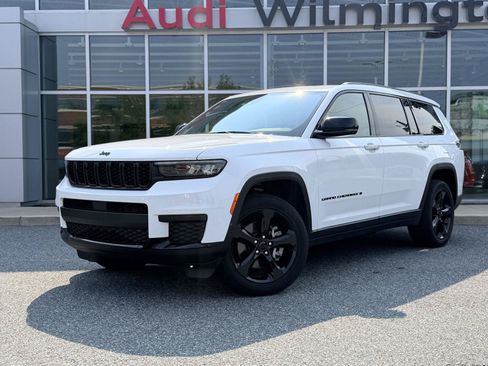 Used 2024 Jeep Grand Cherokee L Laredo AWD/4WD image 2