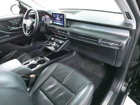 Used 2022 Lincoln Corsair AWD w/ Premium Package image 32
