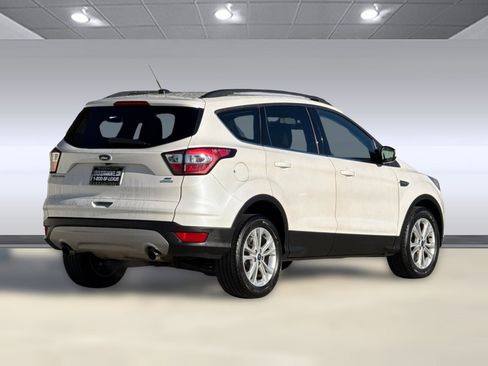 Used 2017 Ford Escape SE w/ SE Leather Comfort Package image 9