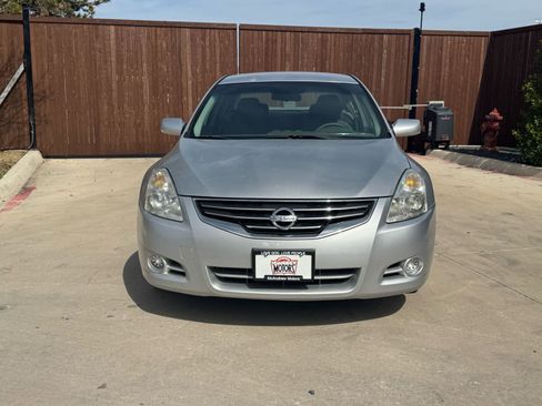 Used 2010 Nissan Altima 2.5 S image 1