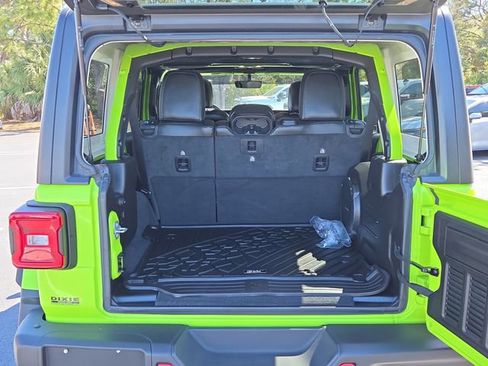 Used 2021 Jeep Wrangler Unlimited Rubicon w/ Xtreme Recon 35" Tire Package image 5