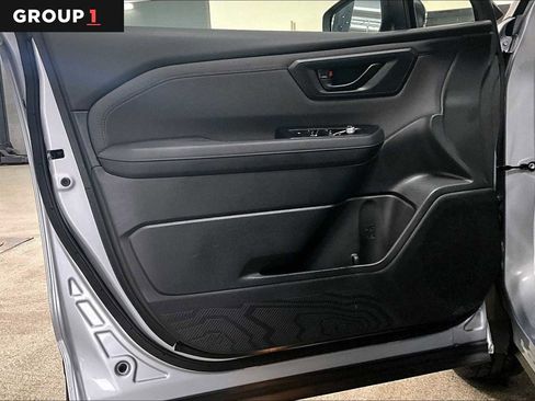 Used 2025 Subaru Forester Premium image 21