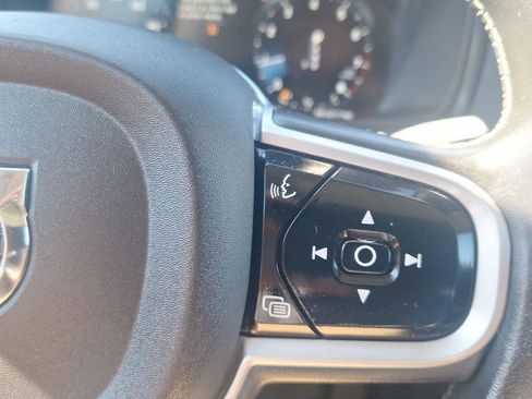 Used 2019 Volvo XC90 T6 Momentum AWD/4WD image 25