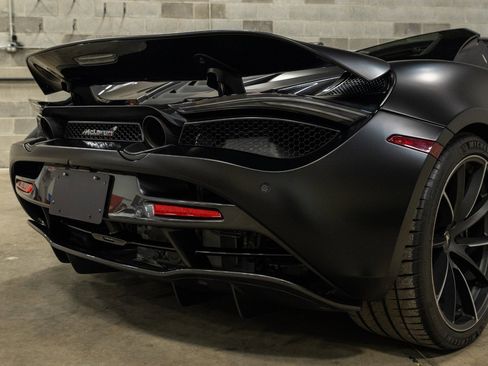 Used 2020 McLaren 720S Spider image 25