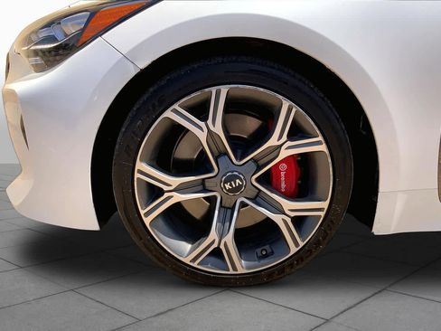 Used 2021 Kia Stinger GT2 RWD image 11