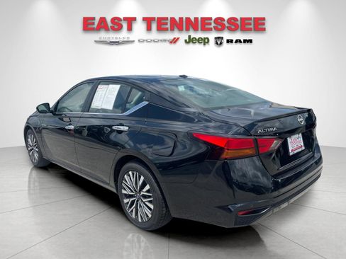 Used 2024 Nissan Altima 2.5 SV FWD image 5