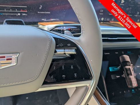 Used 2025 Cadillac Escalade Sport Platinum w/ LPO, Floor Liner Package AWD/4WD image 17