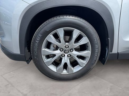 Used 2024 Toyota Grand Highlander AWD image 14