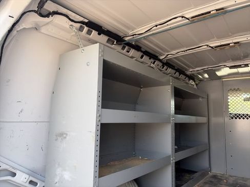 Used 2021 Chevrolet Express 2500 RWD image 40
