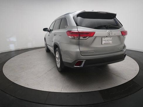Used 2017 Toyota Highlander Limited AWD/4WD image 35