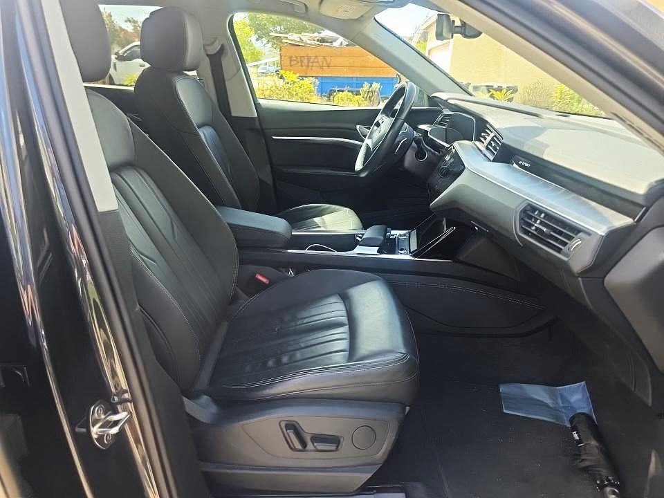 Used 2024 Audi Q8 e-tron Premium AWD/4WD image 6