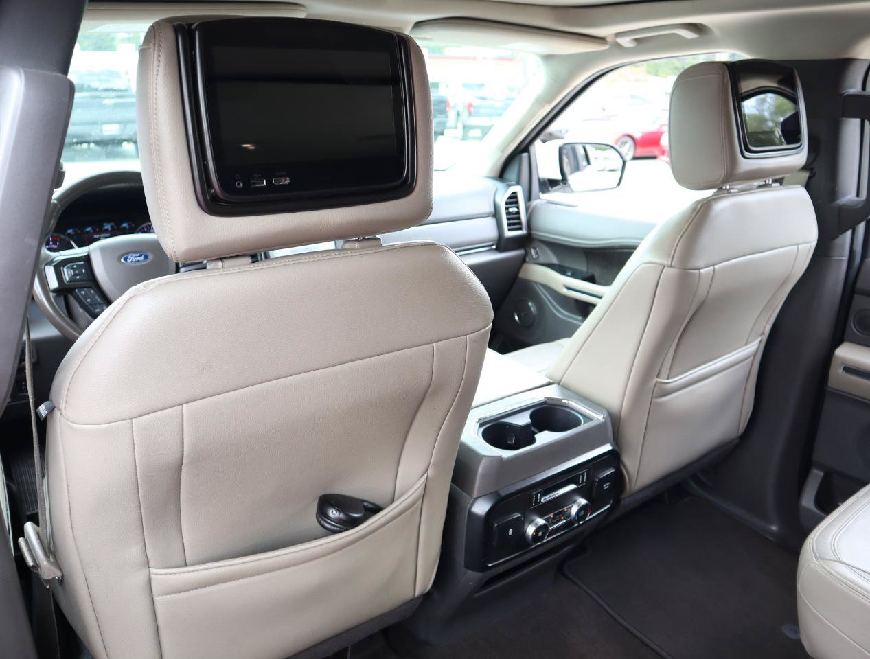 Used 2018 Ford Expedition Limited w/ Equipment Group 301A RWD image 45