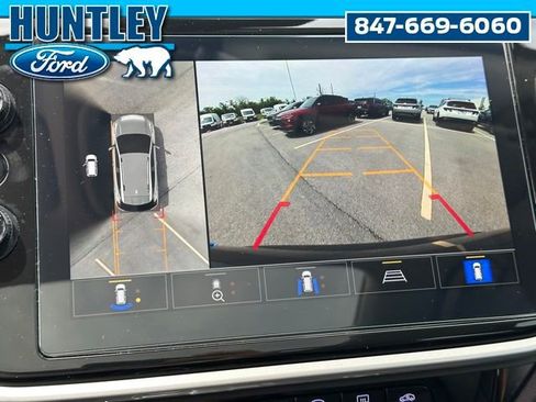 Used 2023 Chevrolet Bolt EUV Premier w/ Sun & Sound Package FWD image 28