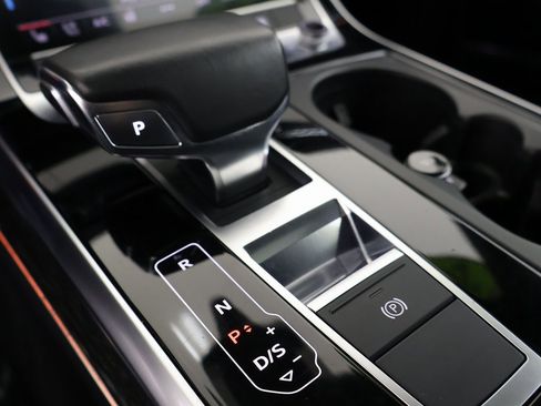 Used 2019 Audi Q8 Premium Plus image 4