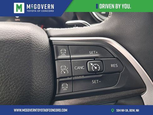 Used 2023 Jeep Grand Cherokee Limited w/ Black Appearance Package AWD/4WD image 31