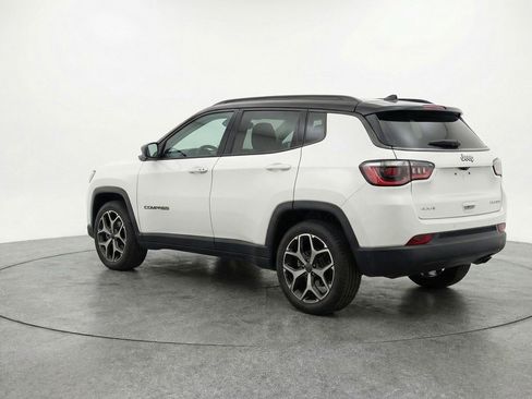 Used 2025 Jeep Compass Limited image 6