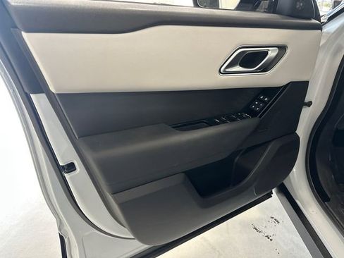 Used 2025 Land Rover Range Rover Velar Dynamic SE AWD/4WD image 28