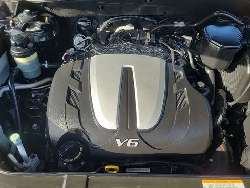 Used 2011 Hyundai Santa Fe SE FWD image 9