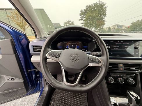 Used 2023 Volkswagen Taos SE image 19