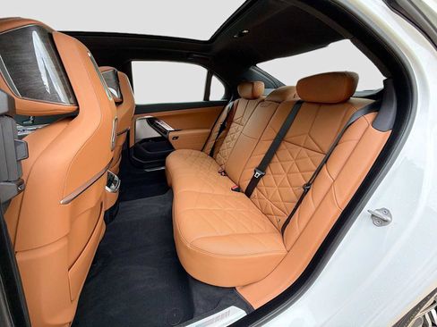 Certified 2024 BMW 740i xDrive w/ Premium Package AWD/4WD image 16