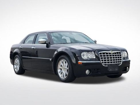 Used 2006 Chrysler 300 C w/ Sound Group II RWD image 3