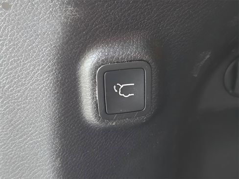 Used 2021 Jeep Cherokee Latitude Lux 80th Anniv w/ Quick Order Package 26U 80TH image 15