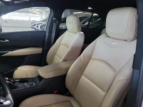 Certified 2024 Cadillac XT4 Luxury FWD image 11