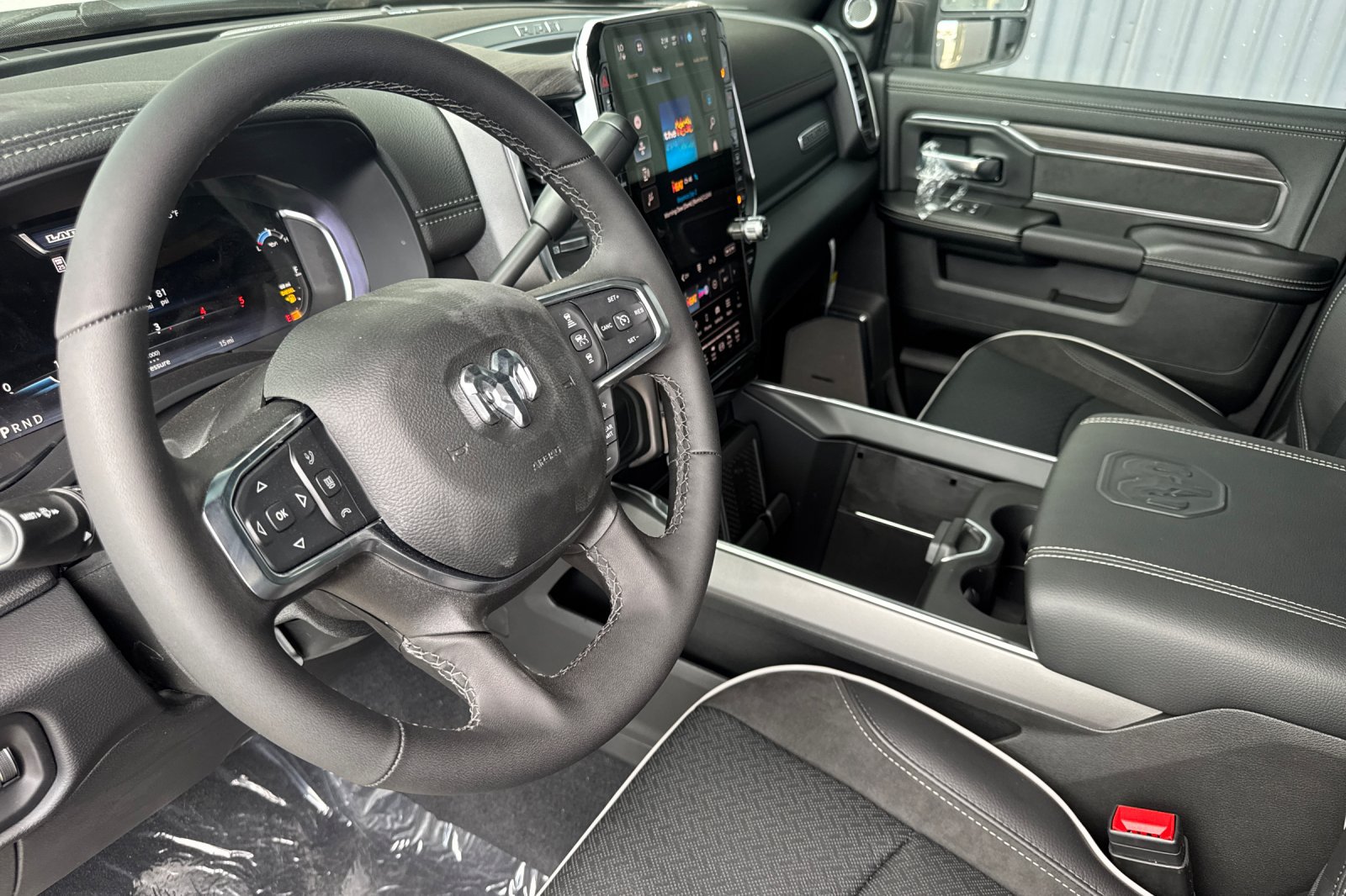 New 2027 RAM 3500 Laramie AWD/4WD image 9