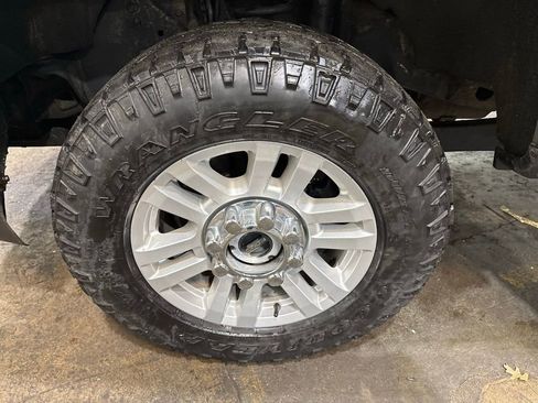 Used 2018 Ford F250 XLT w/ Snow Plow Prep Package image 29