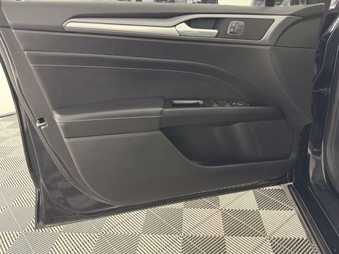 Used 2015 Ford Fusion Titanium AWD/4WD image 17