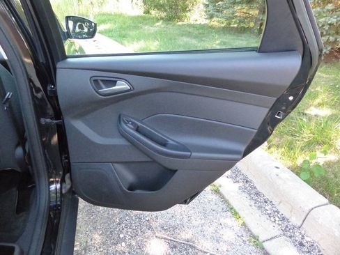 Used 2016 Ford Focus SE w/ Equipment Group 201A FWD image 38