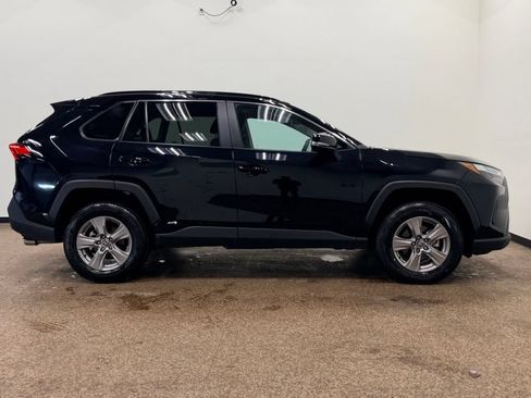 Used 2025 Toyota RAV4 XLE AWD/4WD image 7