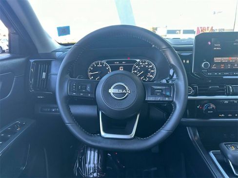 Certified 2024 Nissan Pathfinder SV w/ Black Appearance Package image 15