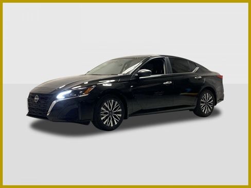 New 2026 Nissan Altima 2.5 SV FWD image 1