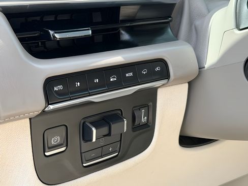 Used 2021 Cadillac Escalade Premium Luxury Platinum AWD/4WD image 43