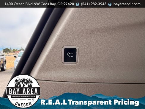 Used 2021 Chrysler Pacifica Touring-L FWD image 29