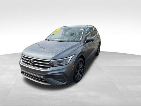 Used 2024 Volkswagen Tiguan SE FWD image 5