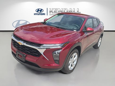 Used 2022 Volkswagen Taos S FWD image 3