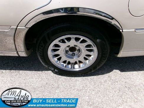 Used 2000 Lincoln Town Car Cartier RWD image 19