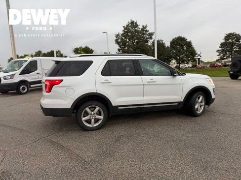 Used 2016 Ford Explorer XLT w/ Equipment Group 202A AWD/4WD image 15